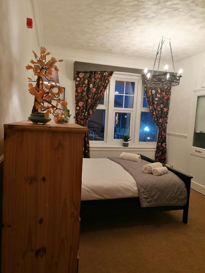 Longcroft 3*